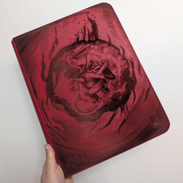 Binder Pokémon Dracaufeu gravé laser édition collector rouge