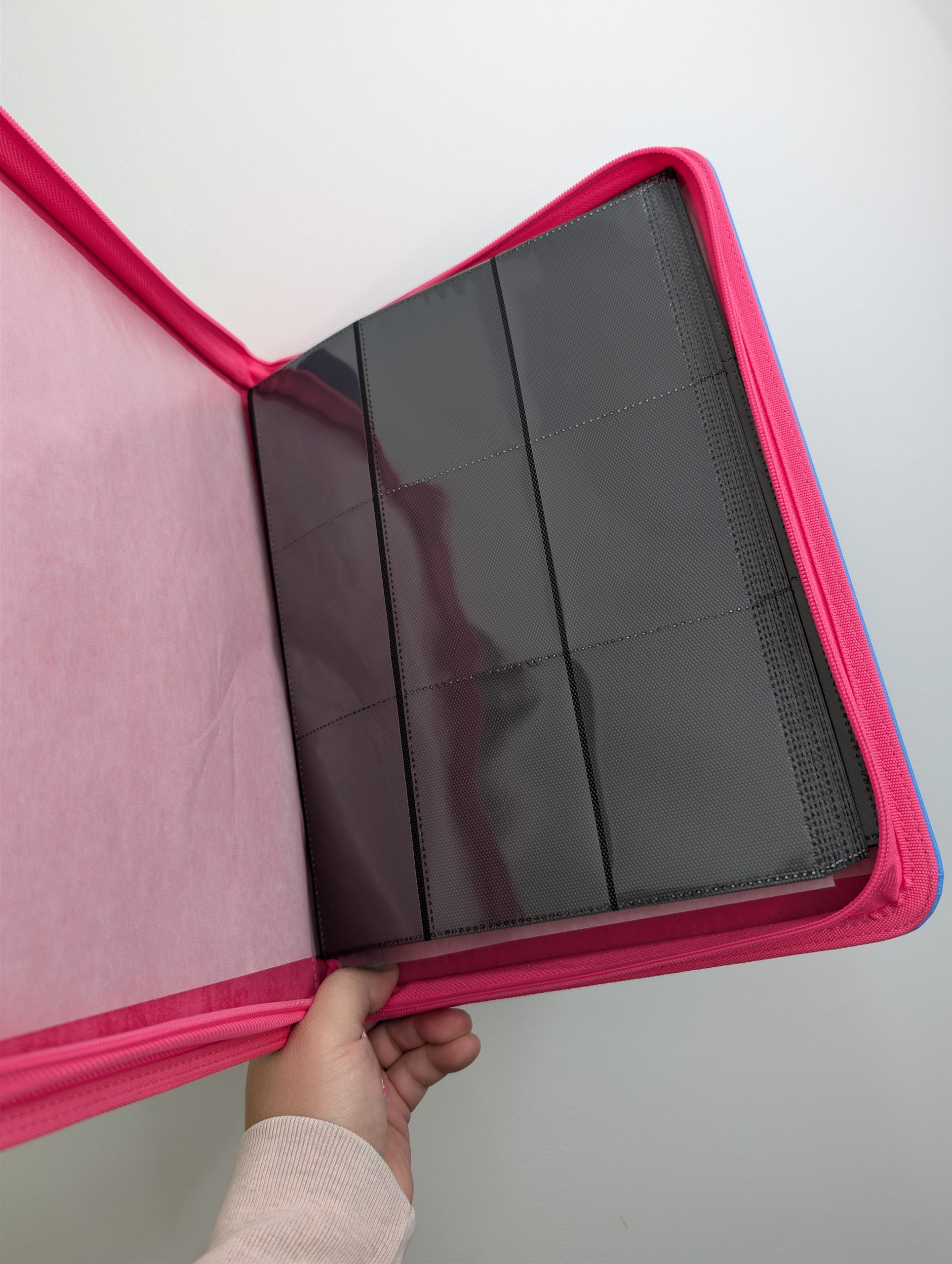 Binder Pokémon ME01 (Méga-Évolution) – Édition Collector Bleu et rose – Image 2