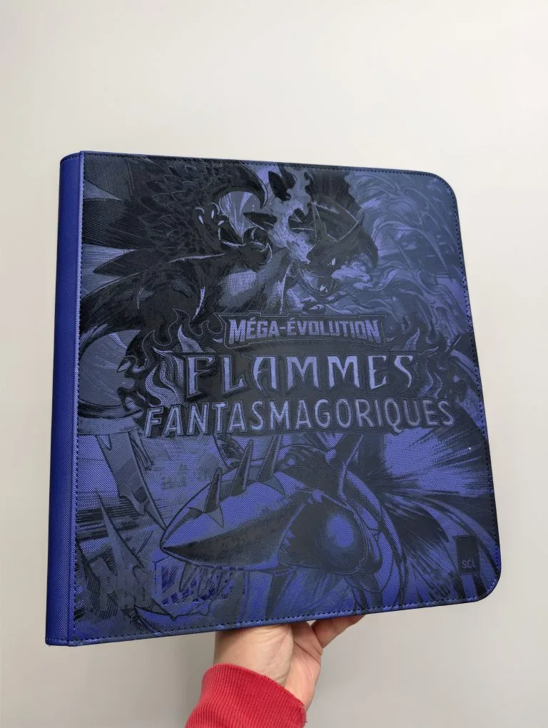 Binder Binder Pokémon ME2 (Flammes Fantasmagoriques) – Édition Collector Violet & Rose v1 gravé laser