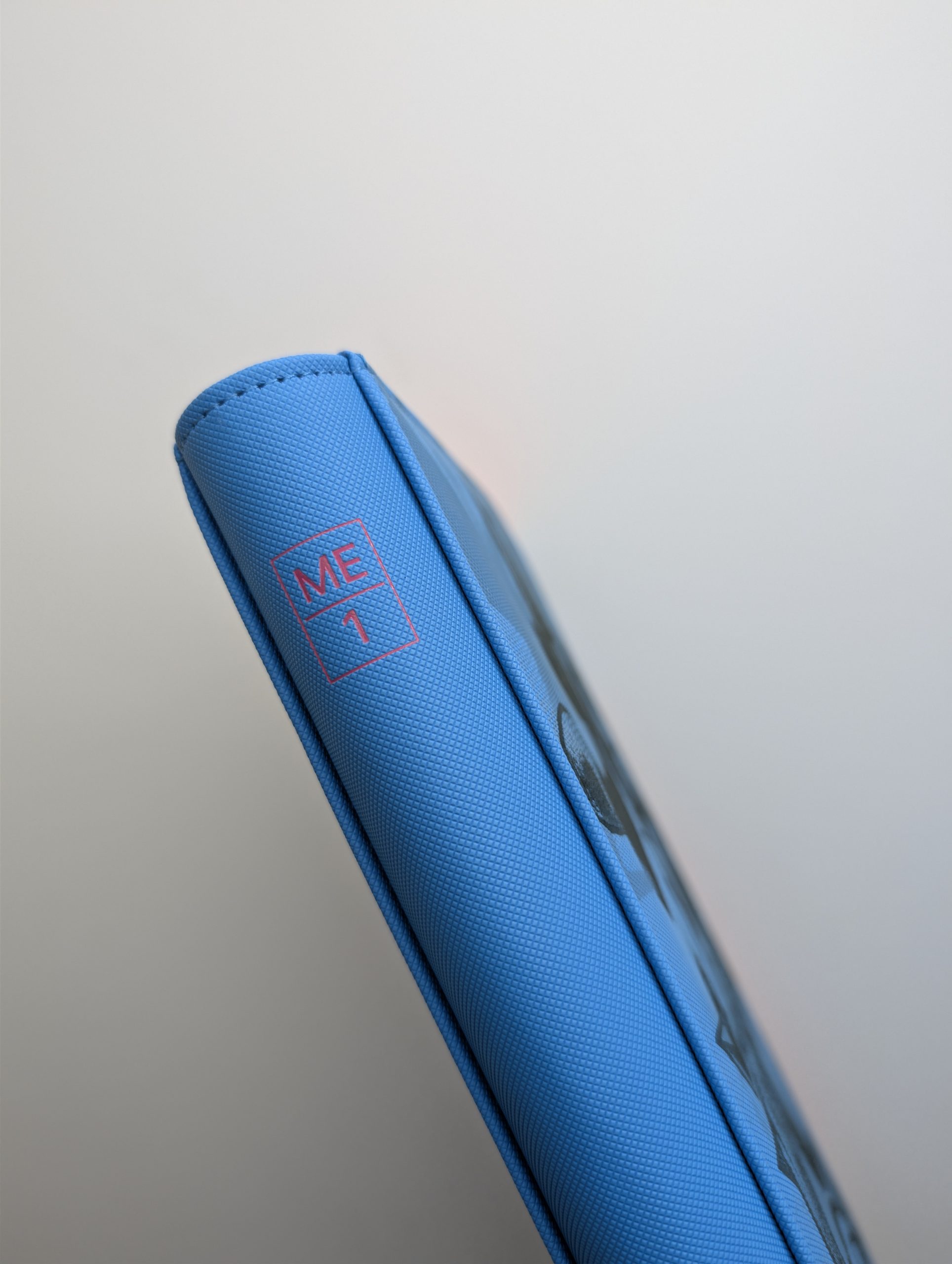 Binder Pokémon ME01 (Méga-Évolution) – Édition Collector Bleu et rose – Image 3
